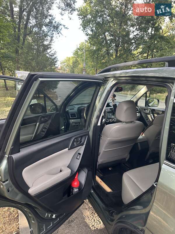 Внедорожник / Кроссовер Subaru Forester 2015 в Запорожье