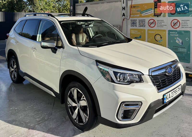 Позашляховик / Кросовер Subaru Forester 2020 в Києві