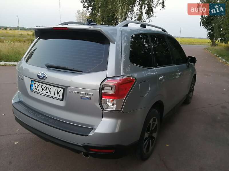 Позашляховик / Кросовер Subaru Forester 2017 в Шостці