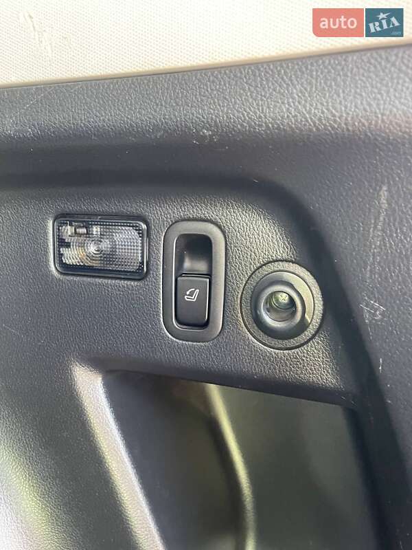 Позашляховик / Кросовер Subaru Forester 2015 в Умані