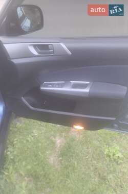Внедорожник / Кроссовер Subaru Forester 2011 в 