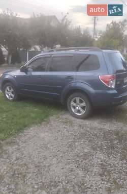 Внедорожник / Кроссовер Subaru Forester 2011 в 
