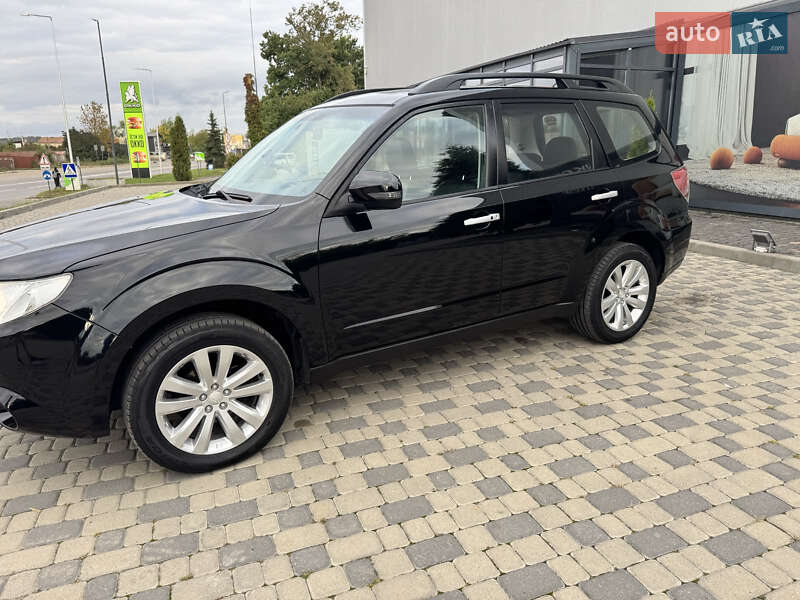 Внедорожник / Кроссовер Subaru Forester 2011 в Ивано-Франковске