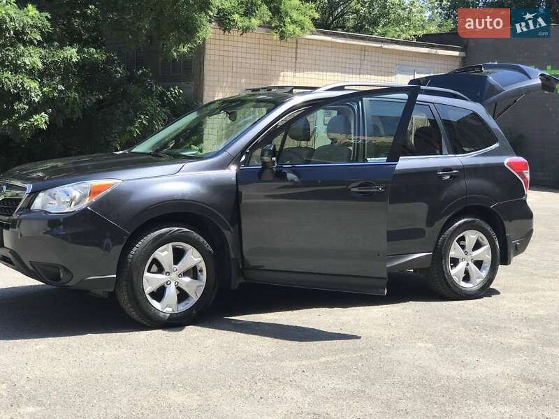 Внедорожник / Кроссовер Subaru Forester 2014 в 