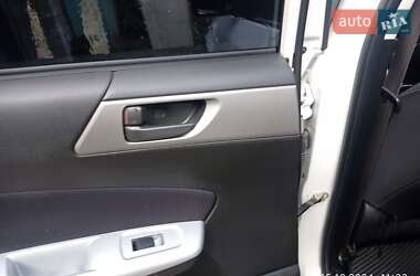 Внедорожник / Кроссовер Subaru Forester 2009 в 