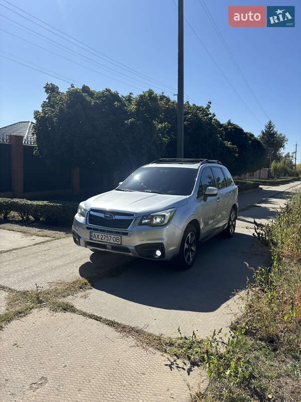 Внедорожник / Кроссовер Subaru Forester 2017 в 