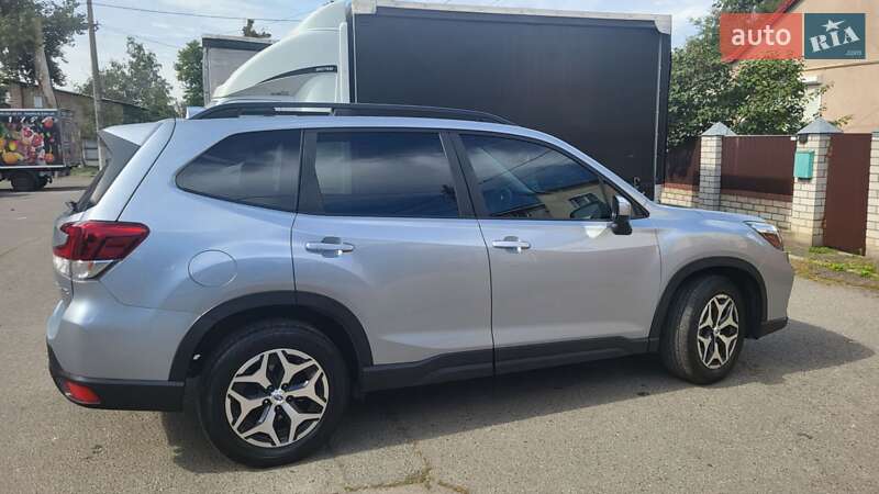 Внедорожник / Кроссовер Subaru Forester 2019 в Киеве