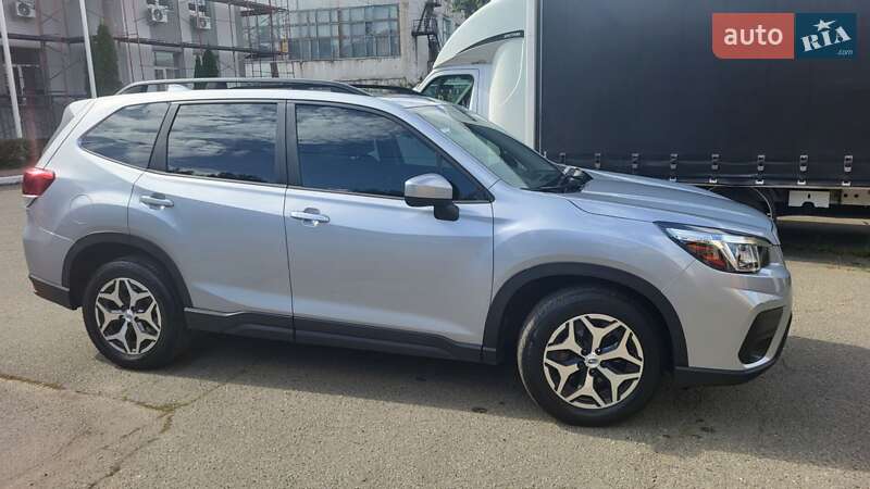 Внедорожник / Кроссовер Subaru Forester 2019 в Киеве