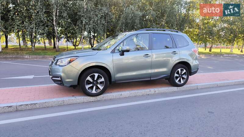 Внедорожник / Кроссовер Subaru Forester 2016 в Киеве