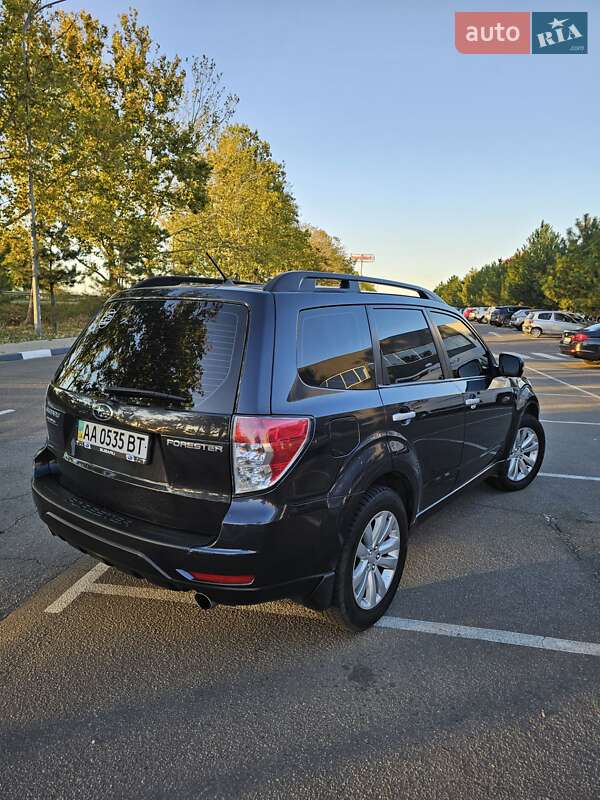 Внедорожник / Кроссовер Subaru Forester 2012 в Николаеве