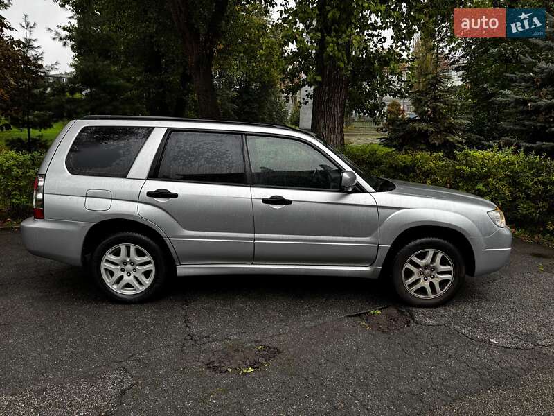 Позашляховик / Кросовер Subaru Forester 2006 в Києві