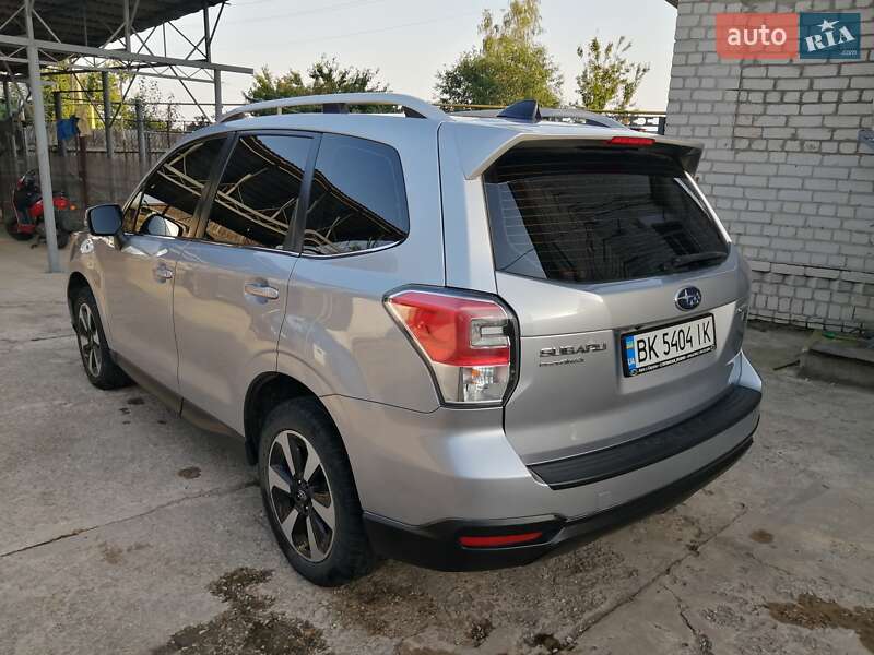 Внедорожник / Кроссовер Subaru Forester 2017 в Шостке