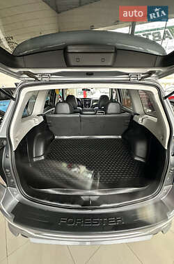 Внедорожник / Кроссовер Subaru Forester 2011 в 