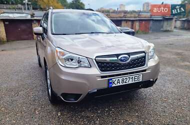 Внедорожник / Кроссовер Subaru Forester 2014 в 