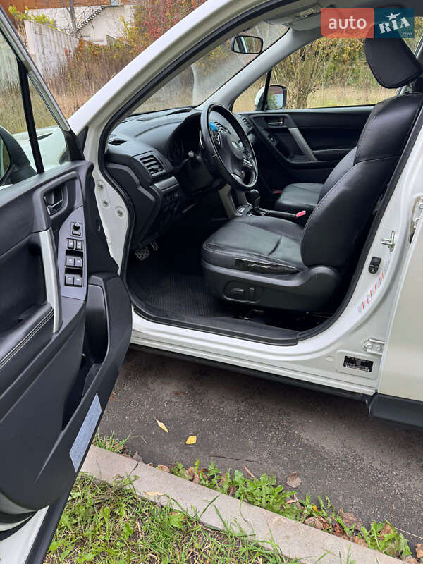 Позашляховик / Кросовер Subaru Forester 2013 в Києві