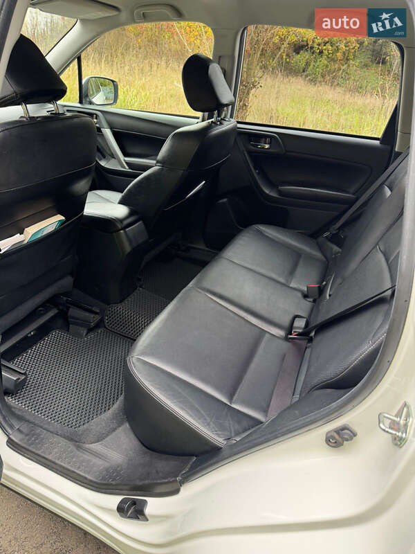 Позашляховик / Кросовер Subaru Forester 2013 в Києві