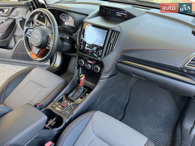 Внедорожник / Кроссовер Subaru Forester 2023 в Киеве