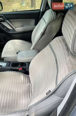 Внедорожник / Кроссовер Subaru Forester 2017 в 