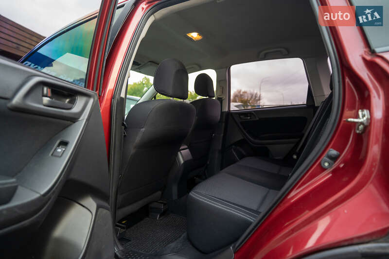 Позашляховик / Кросовер Subaru Forester 2017 в Києві