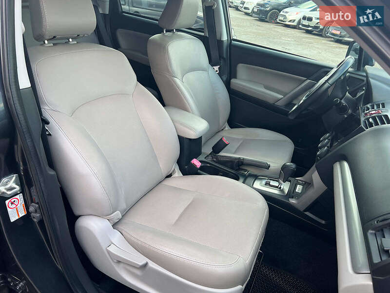 Внедорожник / Кроссовер Subaru Forester 2015 в Львове