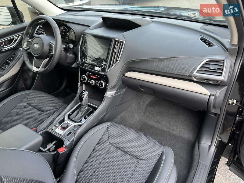 Внедорожник / Кроссовер Subaru Forester 2024 в Киеве