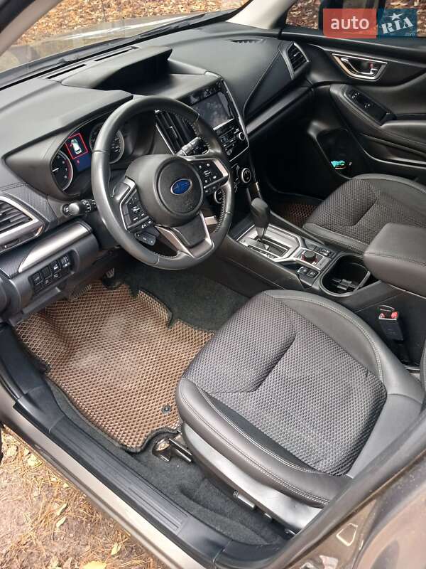 Внедорожник / Кроссовер Subaru Forester 2019 в Верхнеднепровске