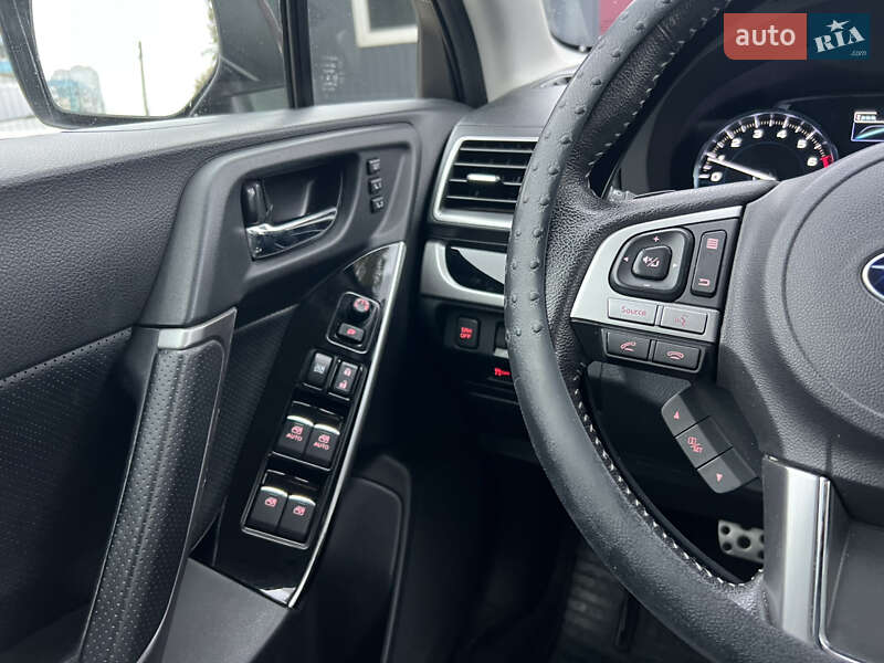Внедорожник / Кроссовер Subaru Forester 2017 в Днепре