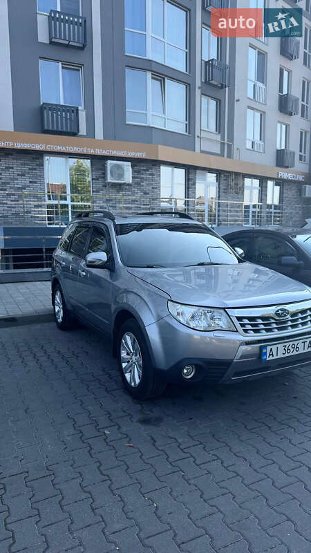 Внедорожник / Кроссовер Subaru Forester 2011 в Киеве