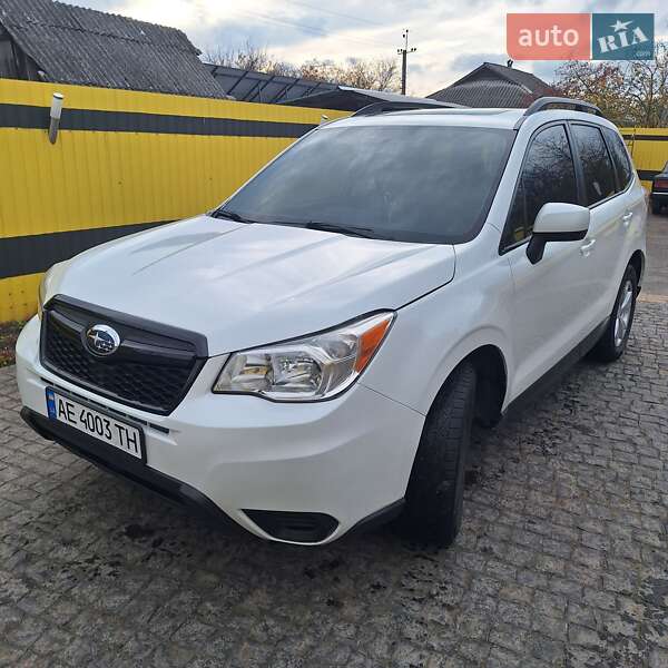 Внедорожник / Кроссовер Subaru Forester 2015 в Гайвороне