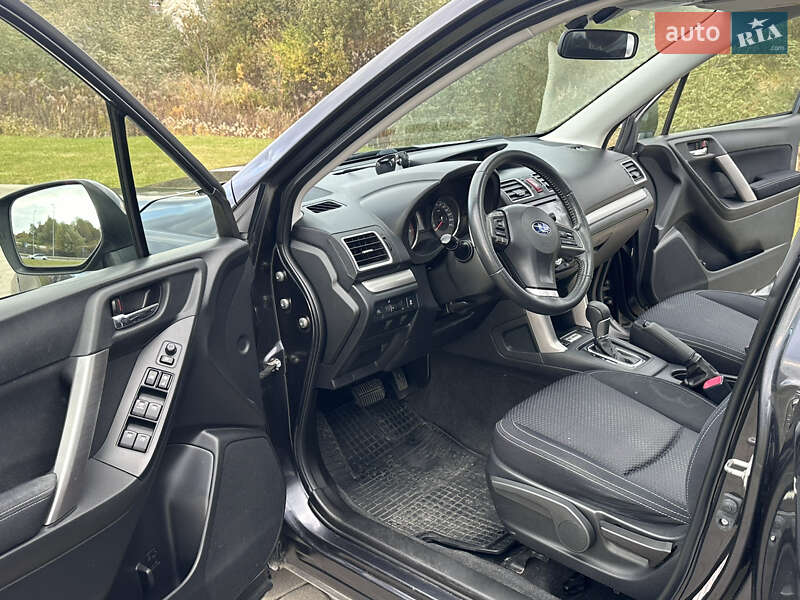 Позашляховик / Кросовер Subaru Forester 2015 в Львові