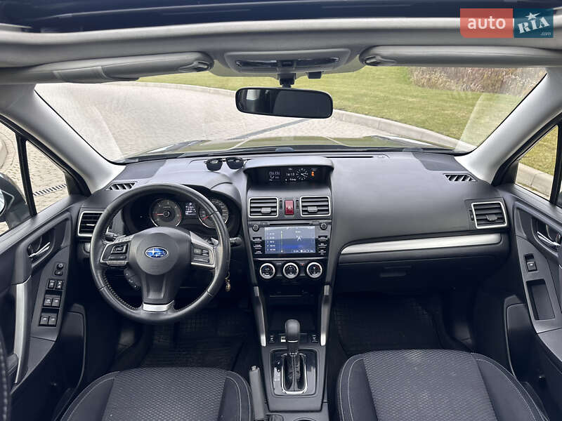 Позашляховик / Кросовер Subaru Forester 2015 в Львові