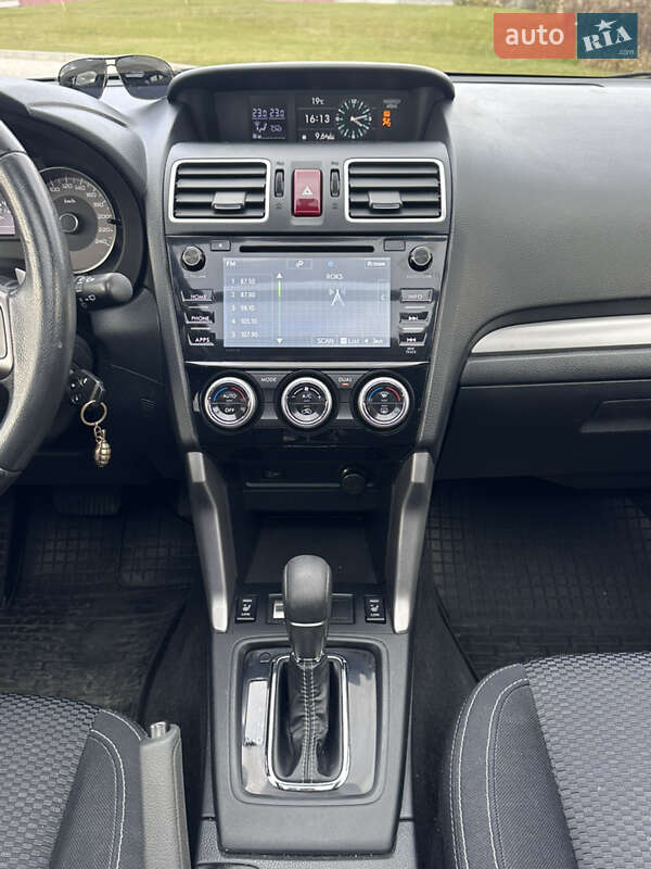 Позашляховик / Кросовер Subaru Forester 2015 в Львові