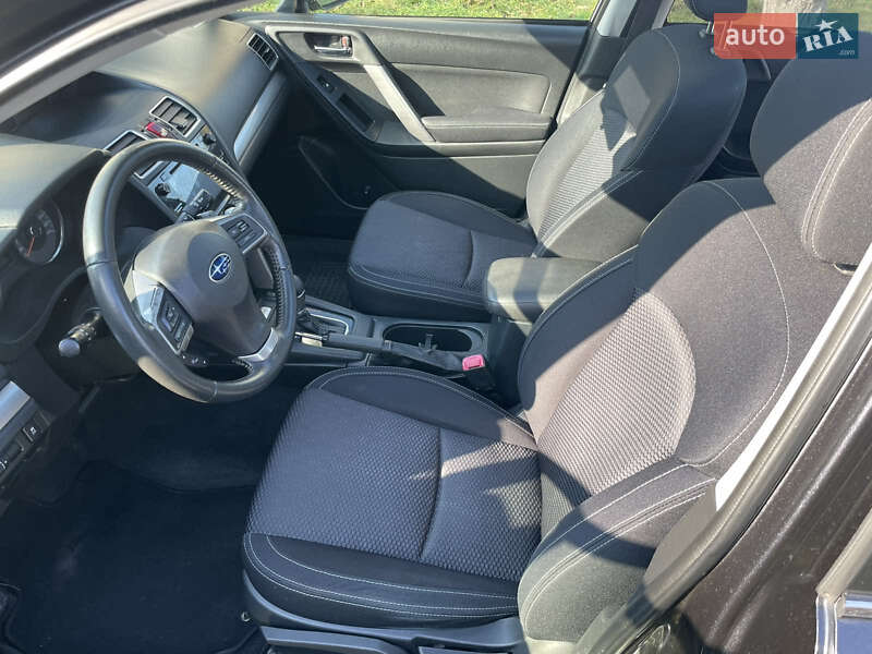 Позашляховик / Кросовер Subaru Forester 2015 в Львові