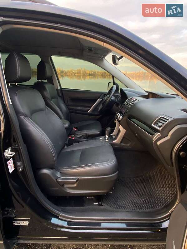 Позашляховик / Кросовер Subaru Forester 2017 в Дніпрі