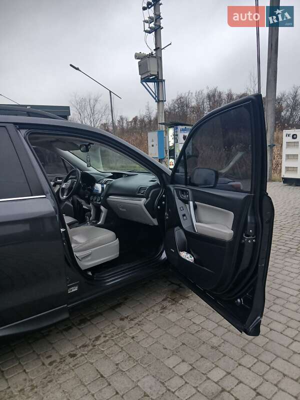 Внедорожник / Кроссовер Subaru Forester 2013 в Жовкве