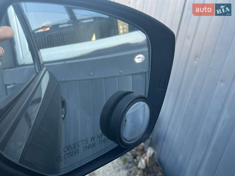 Позашляховик / Кросовер Subaru Forester 2015 в Києві