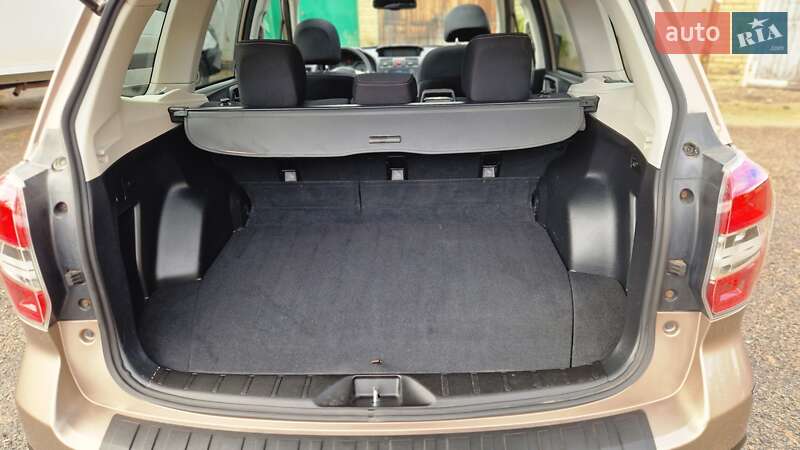 Позашляховик / Кросовер Subaru Forester 2014 в Києві