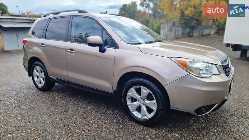 Позашляховик / Кросовер Subaru Forester 2014 в Києві