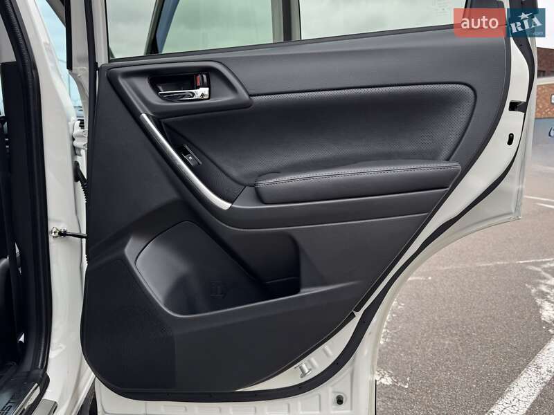 Внедорожник / Кроссовер Subaru Forester 2018 в Киеве