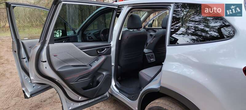 Позашляховик / Кросовер Subaru Forester 2022 в Дніпрі