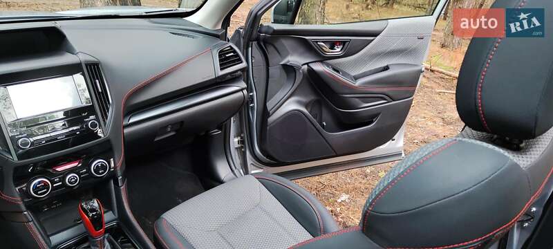 Позашляховик / Кросовер Subaru Forester 2022 в Дніпрі