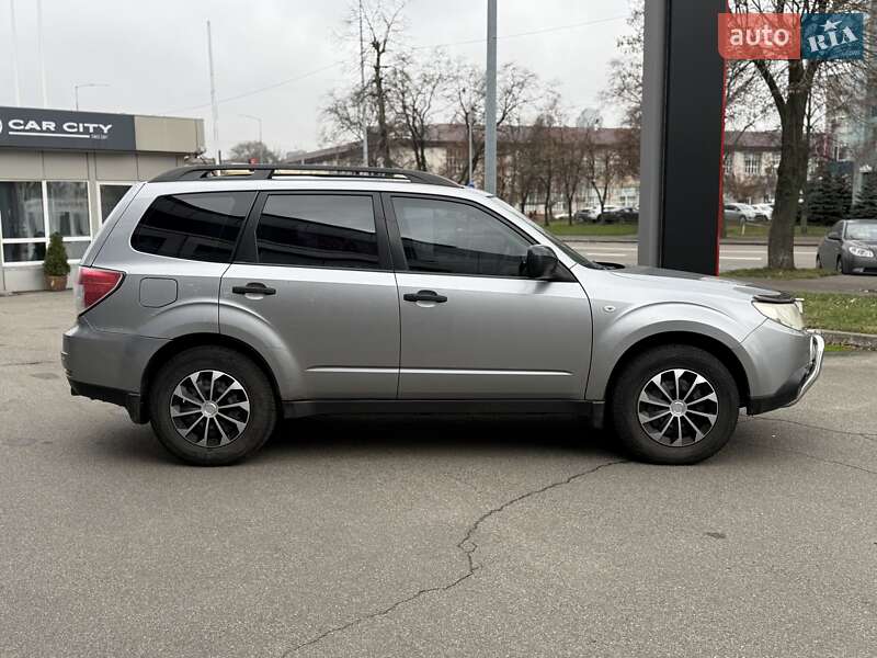 Внедорожник / Кроссовер Subaru Forester 2010 в Киеве