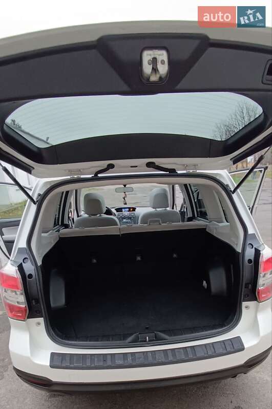 Позашляховик / Кросовер Subaru Forester 2015 в Луцьку