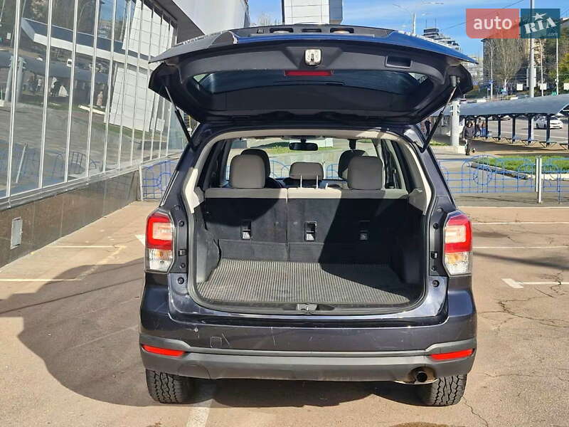 Позашляховик / Кросовер Subaru Forester 2016 в Києві