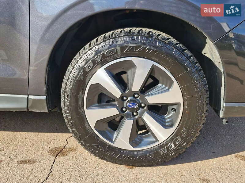 Позашляховик / Кросовер Subaru Forester 2016 в Києві