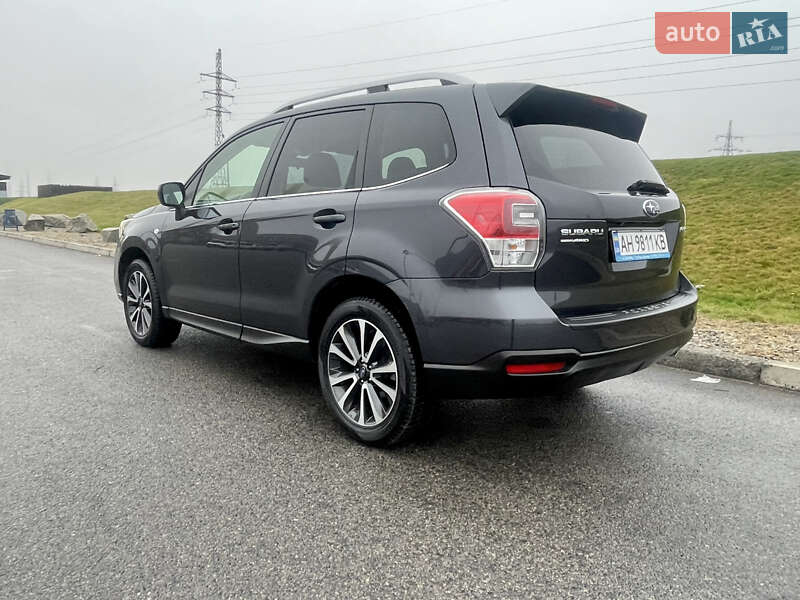 Внедорожник / Кроссовер Subaru Forester 2017 в Днепре