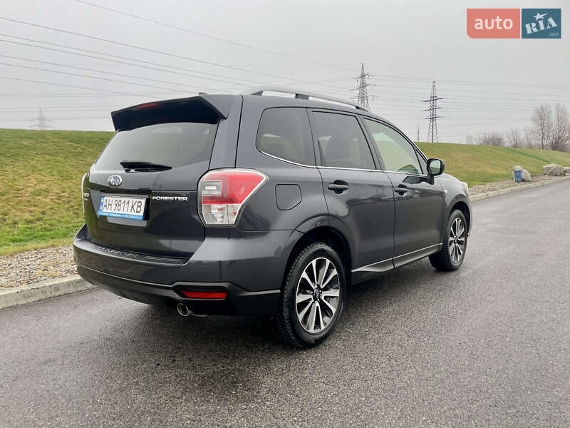 Внедорожник / Кроссовер Subaru Forester 2017 в Днепре