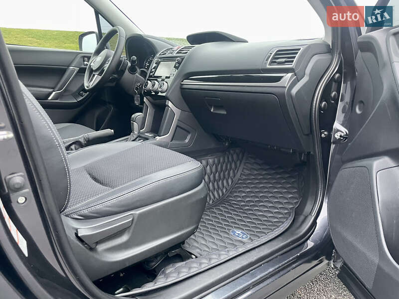 Внедорожник / Кроссовер Subaru Forester 2017 в Днепре