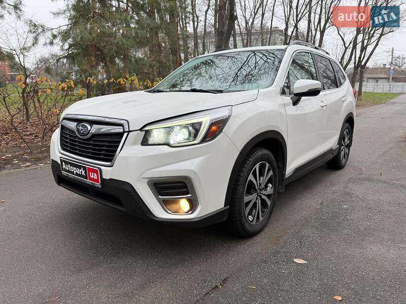 Позашляховик / Кросовер Subaru Forester 2018 в Києві