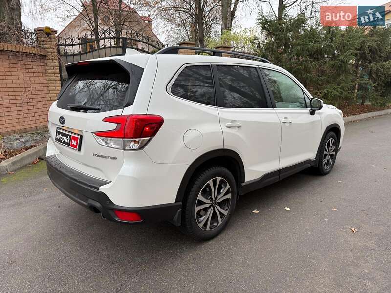 Позашляховик / Кросовер Subaru Forester 2018 в Києві